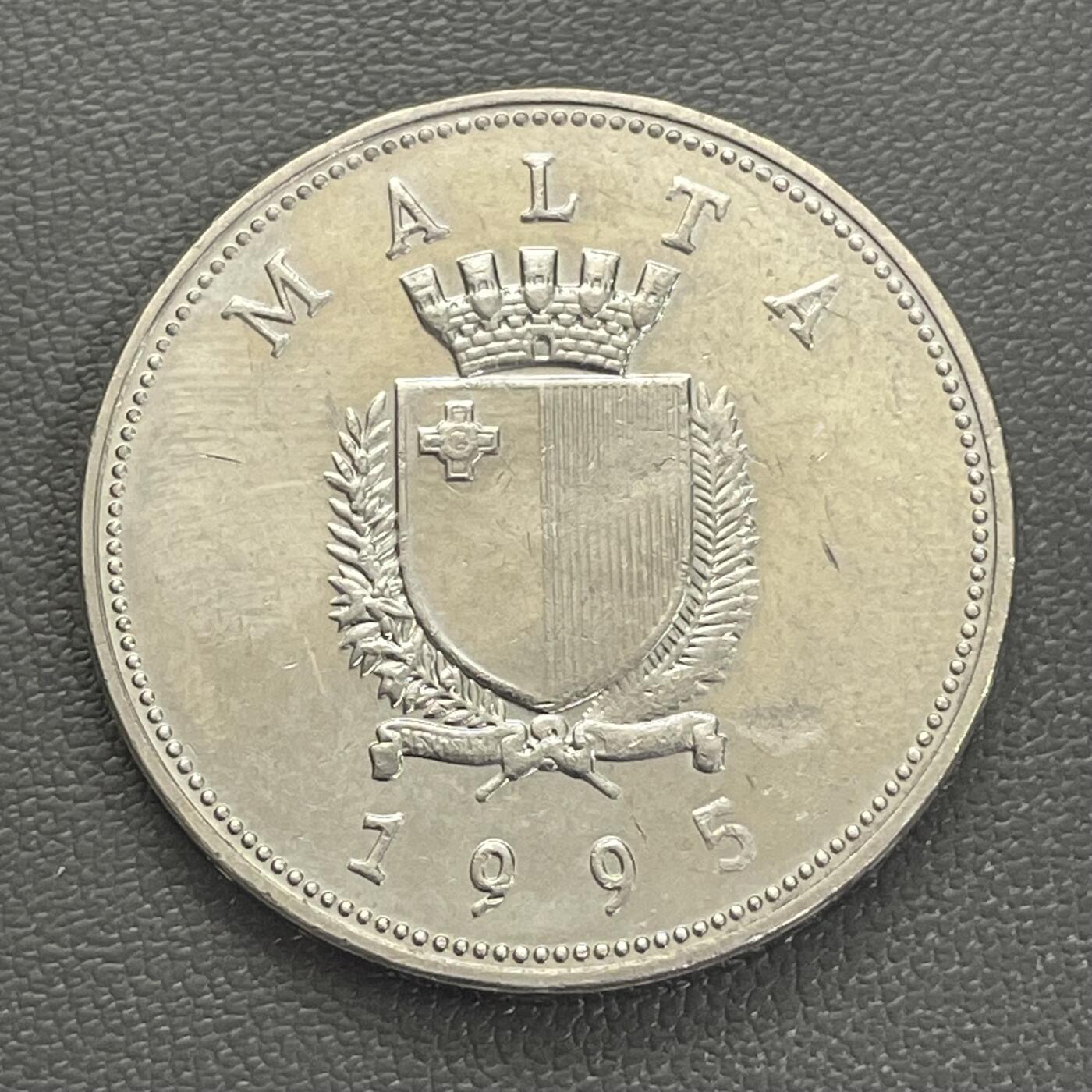 回流0207 马耳他1995年1里拉（等值人民币17元） 纯镍币 马耳他国鸟蓝岩鸫