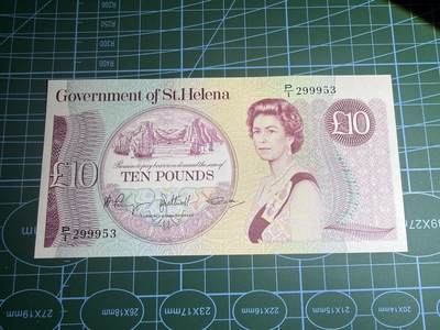 【炜奕收藏】，第五十九期，苏格兰多时期钞票，年前最后一期，拍后所有寄存物品将寄出 - 1985年圣赫勒拿10镑，UNC品相，P1冠号码无47，市面上远少于20镑