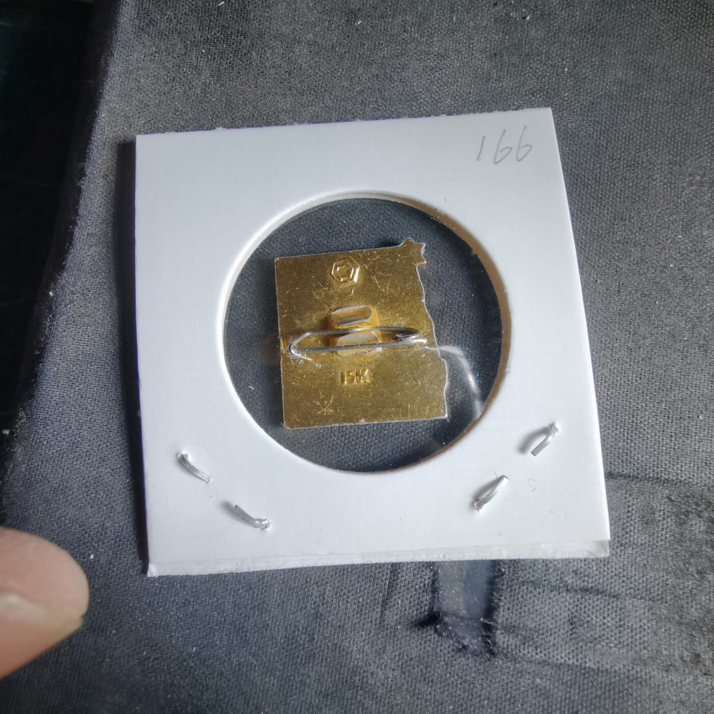 沼泽如烟--第989场 胸章一枚