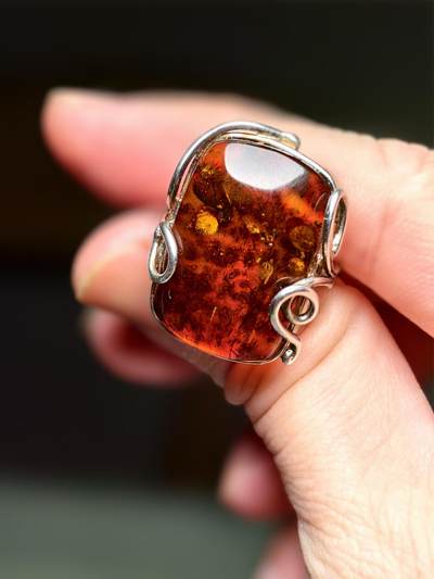 抚柳草堂-第十二期章牌钱币  奖章勋章限时免佣 满百包邮 放漏专场 - 天然琥珀戒指 925银镶嵌 天然材质品相如图 重9.9g