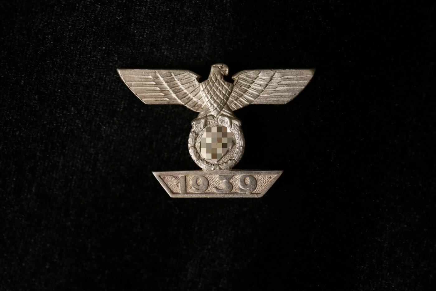 欢庆春节！戎马世界章牌大赏第112期春节大拍  德专场 L/11标3厂造早期铜制 一级铁十字勋饰  非常漂亮的一个sp1 少见