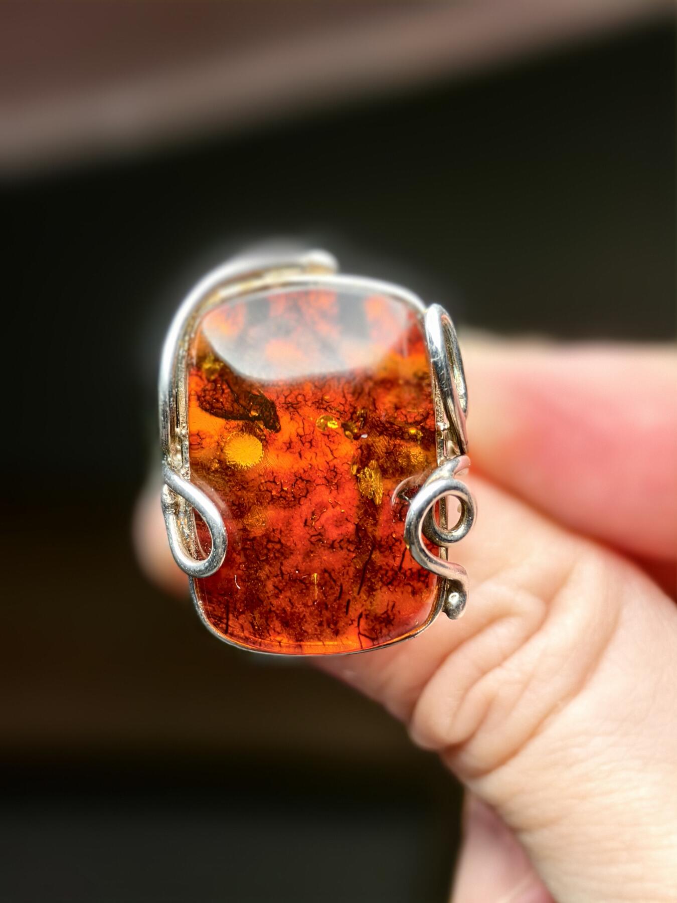 抚柳草堂-第十二期章牌钱币  奖章勋章限时免佣 满百包邮 放漏专场 天然琥珀戒指 925银镶嵌 天然材质品相如图 重9.9g