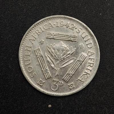 【淘币小摊】实时拍第八百六十七拍   小银币散币场    年前最后一周之前预留8号9号全部发出请更换最新收货地址不方便收货的请勿参拍或者顺丰到付 - 南非1942年乔治六世3便士银币