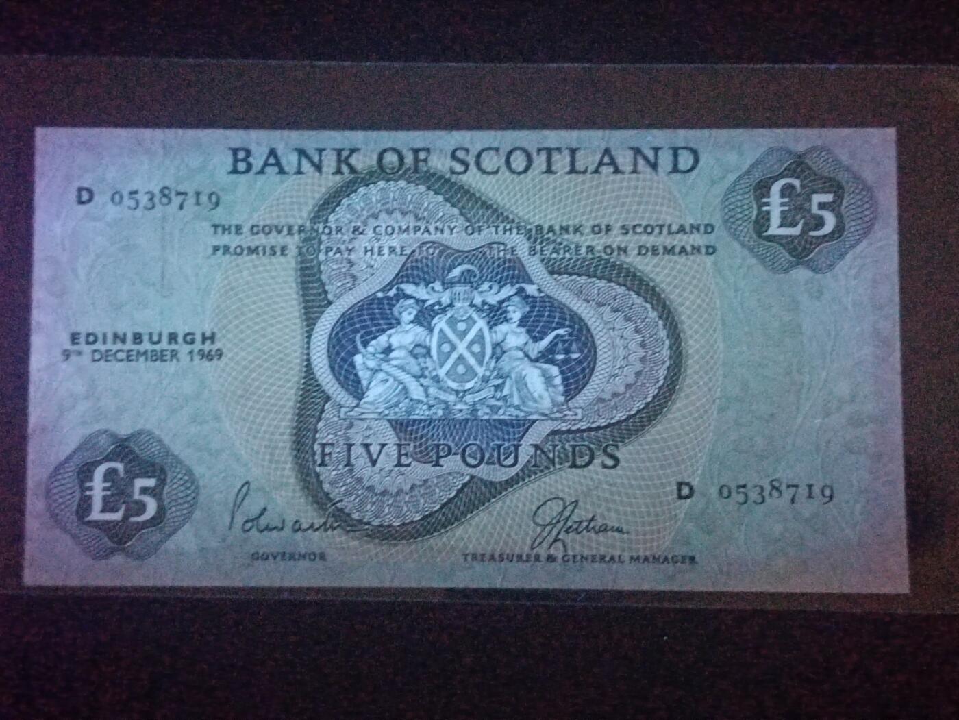 【年前末拍！】2026二月第二期，总216期 苏格兰银行1969年5镑UNC-，早期少见中高面值品种