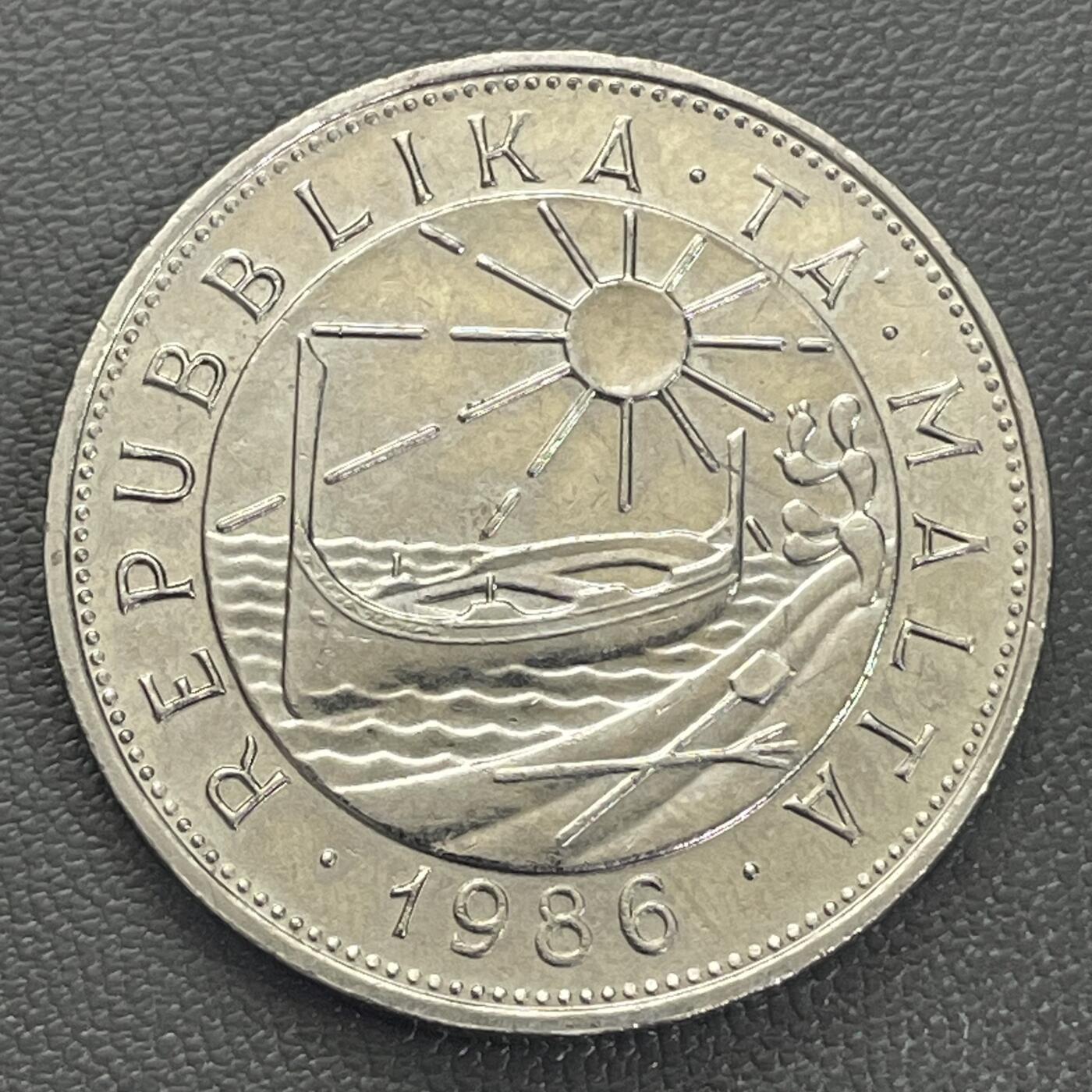 回流0207 马耳他1986年1里拉（等值人民币17元） 纯镍币 马耳他国鸟蓝岩鸫