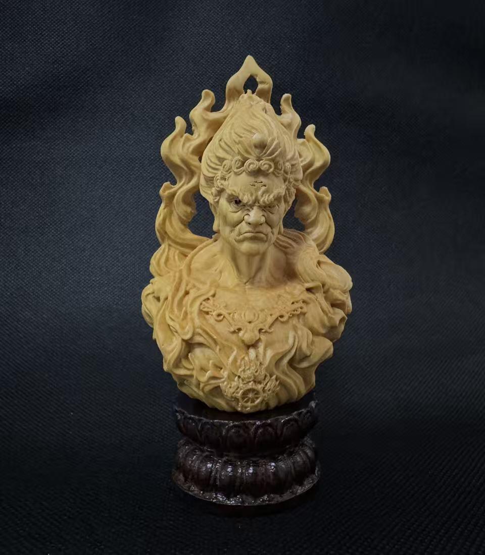 零元拍：精工黄杨木雕：不动明王。高约：10/宽6/厚3.5CM。带底座