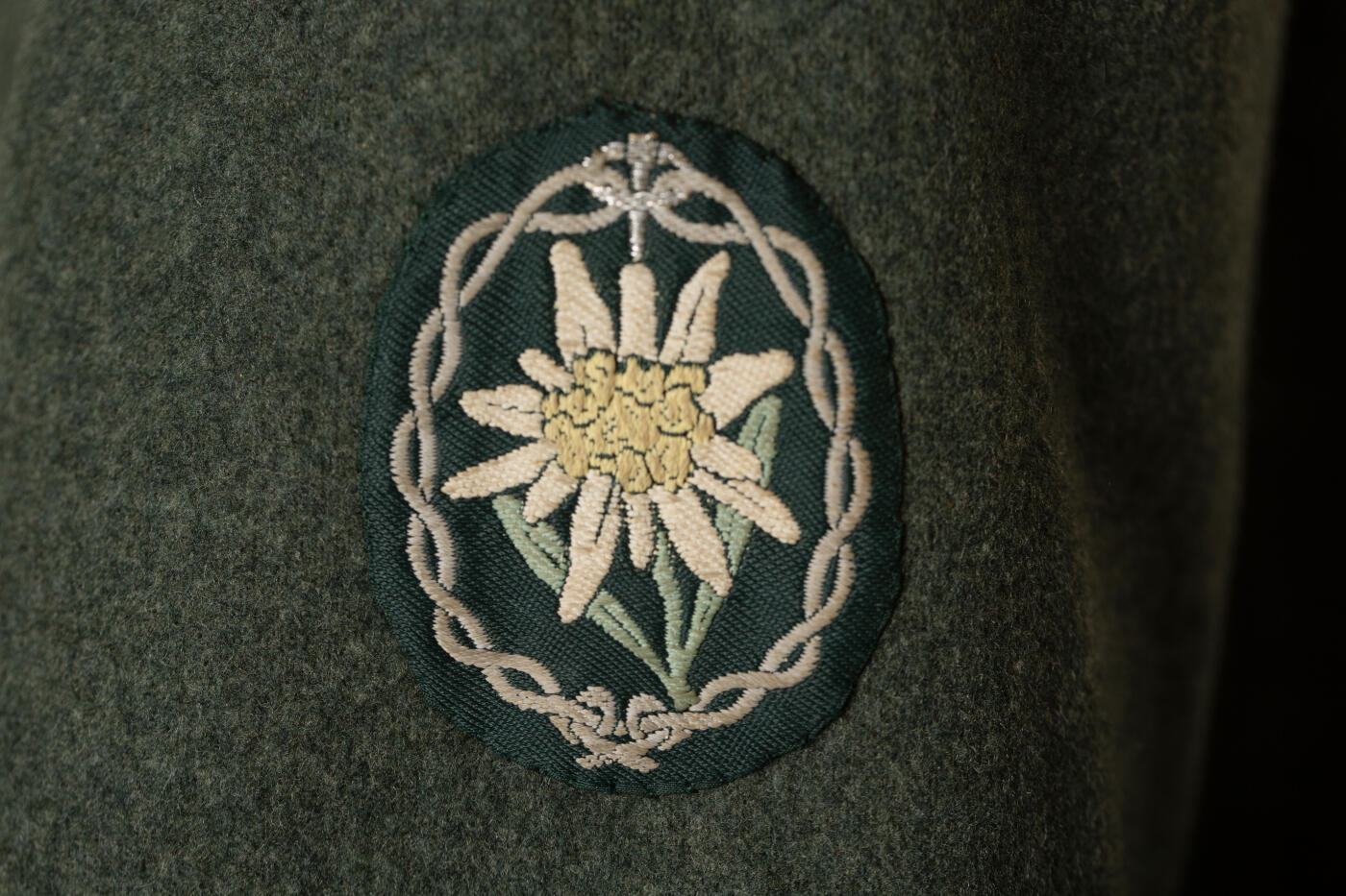 欢庆春节！戎马世界章牌大赏第112期春节大拍  德专场 m36 山地兵中尉野战服  品相极其好 版型也很好看