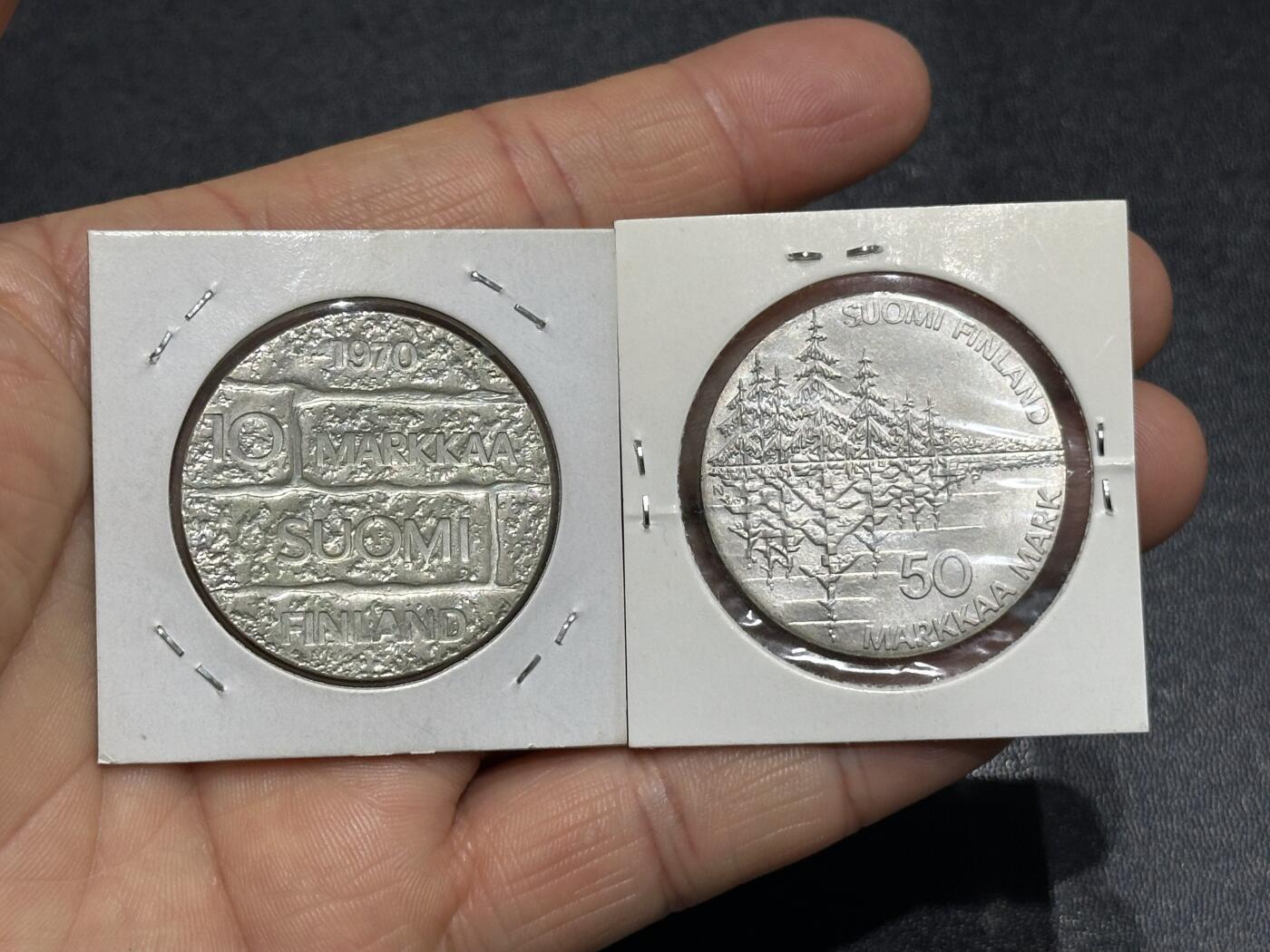 《外钞收藏家》第六百零九期（农历年前收官场、本期年后快递恢复正常再发货）（本平台长期征集拍品、欢迎藏友们联系合作） 芬兰1985年50马克《卡勒瓦拉》150周年获奖银币+1970年巴锡基维诞辰100周年纪念银币两枚