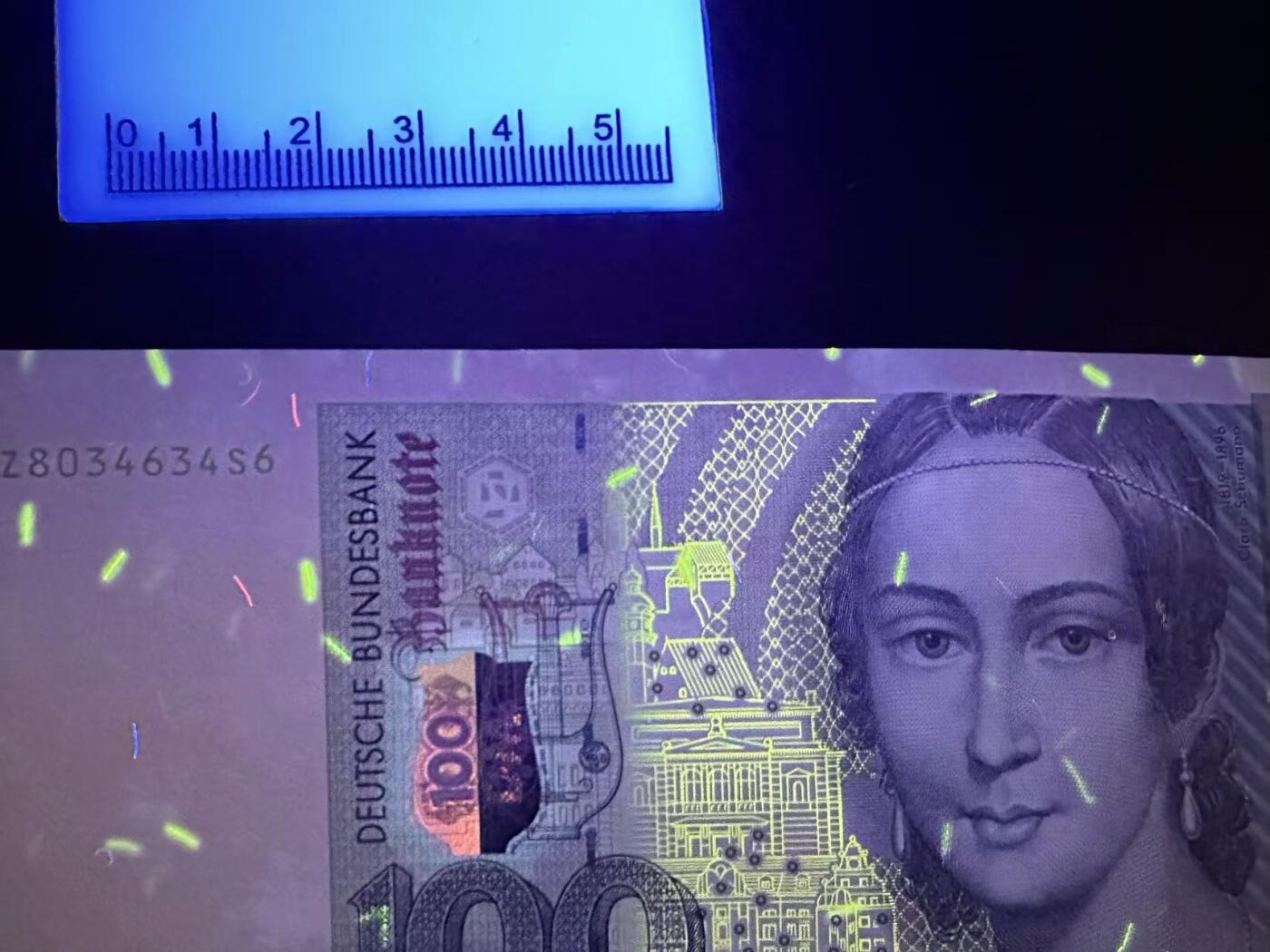 《外钞收藏家》第六百零九期（农历年前收官场、本期年后快递恢复正常再发货）（本平台长期征集拍品、欢迎藏友们联系合作） 1996年德国100马克 克拉拉 UNC- 有压印和潮斑