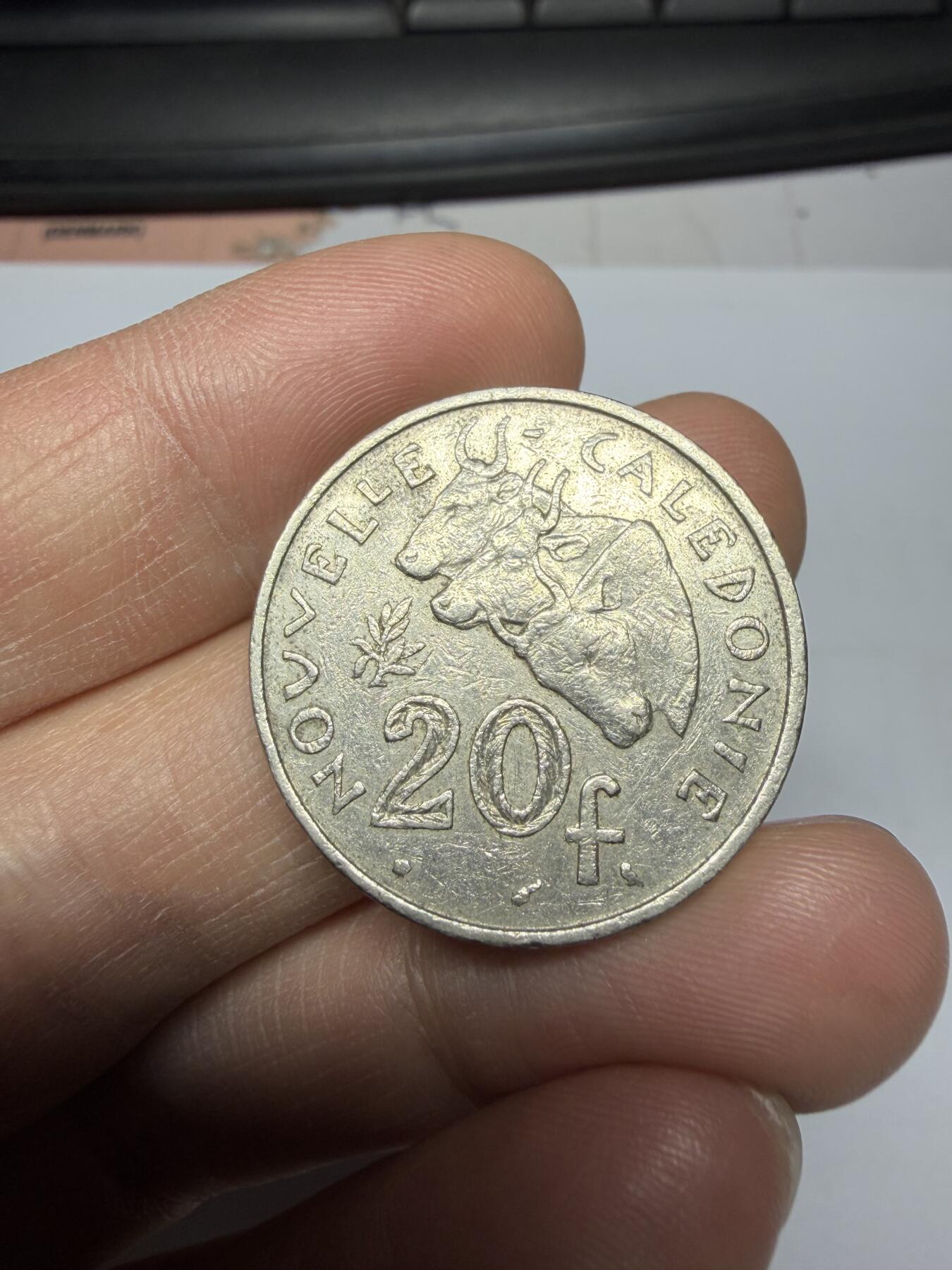 2025年集古藏今外币拍卖第二期-第5场—（总第305拍），可以寄存60天，满160元包邮。 1970年法属新喀里多尼亚20法郎