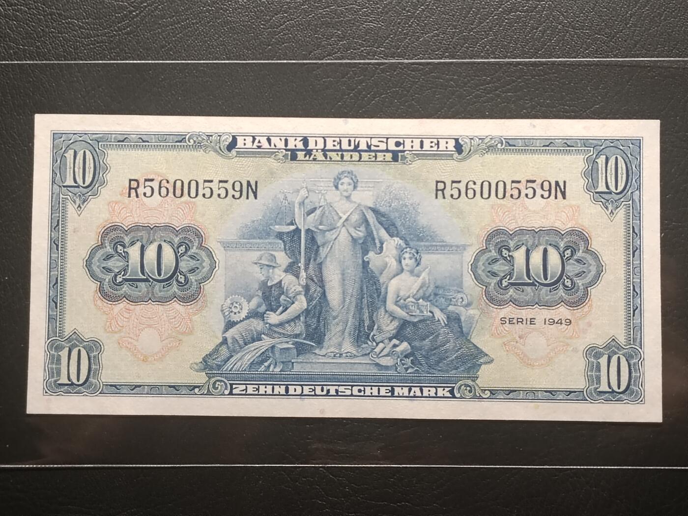 【年前末拍！】2026二月第二期，总216期 德国1949版10马克UNC微挤纸，后期“德意志国家银行”抬头，机械，法律和建筑人格化象征