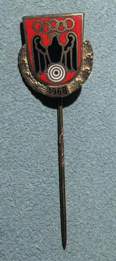 盛世勋华——号角文化勋章邮票专场拍卖第304期 - 德国（联邦）德意志射击协会1968年奥运会纪念别针 带厂标