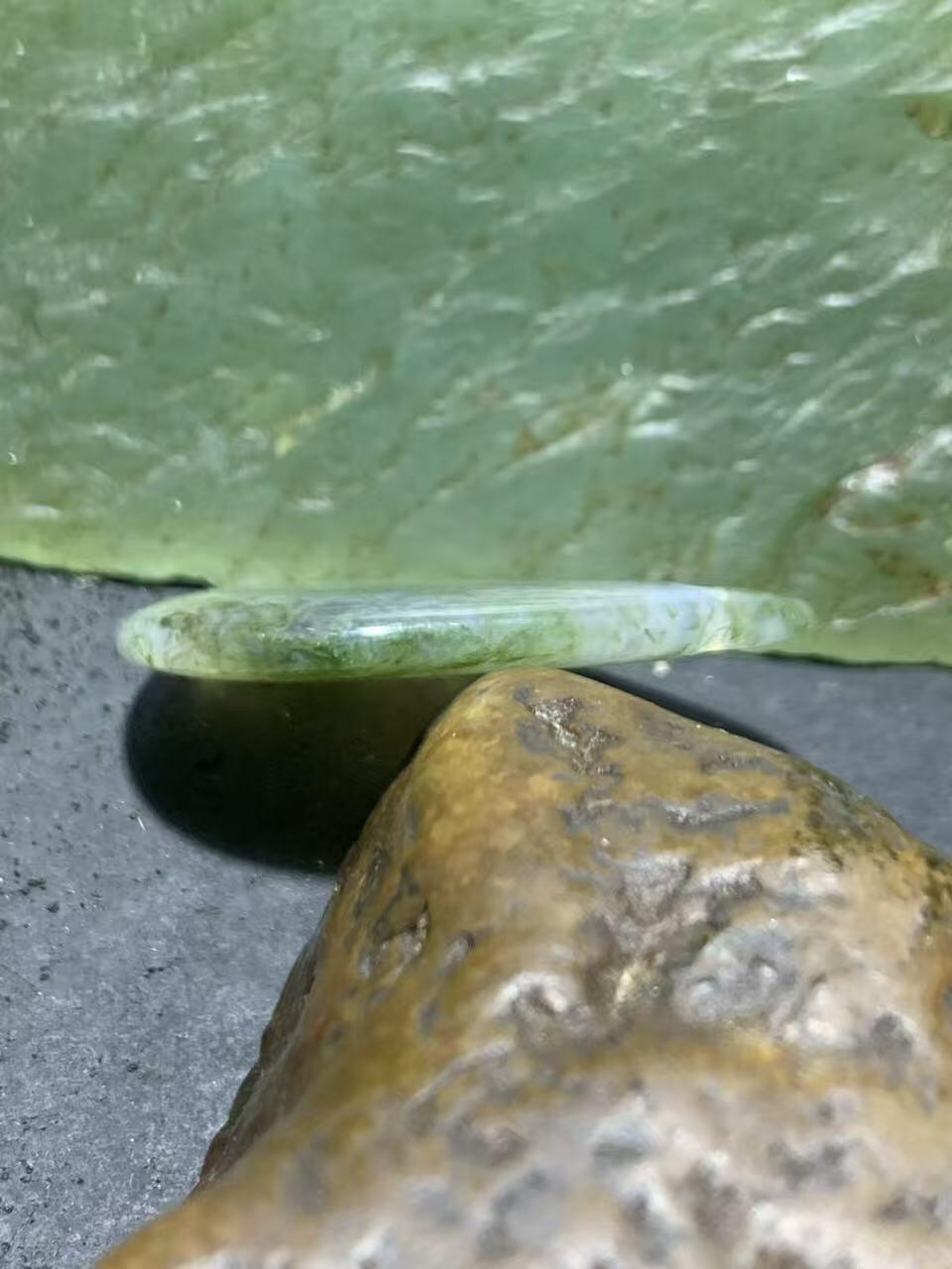 冰透高润度水草玛瑙通货吊坠一个，