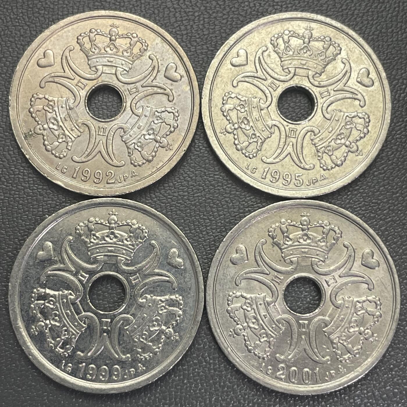 回流0207 丹麦1992、1995、1999、2001年玛格丽特二世女王2克朗4枚合计等值人民币8.8元