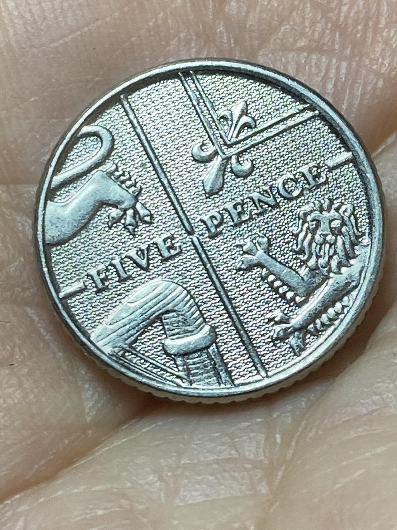 2026年第二十场(总第一百八十九场）外国好品散币场(免佣金) 英国🇬🇧2016年5便士(伊丽莎白二世老年盾徽拼图第二版)