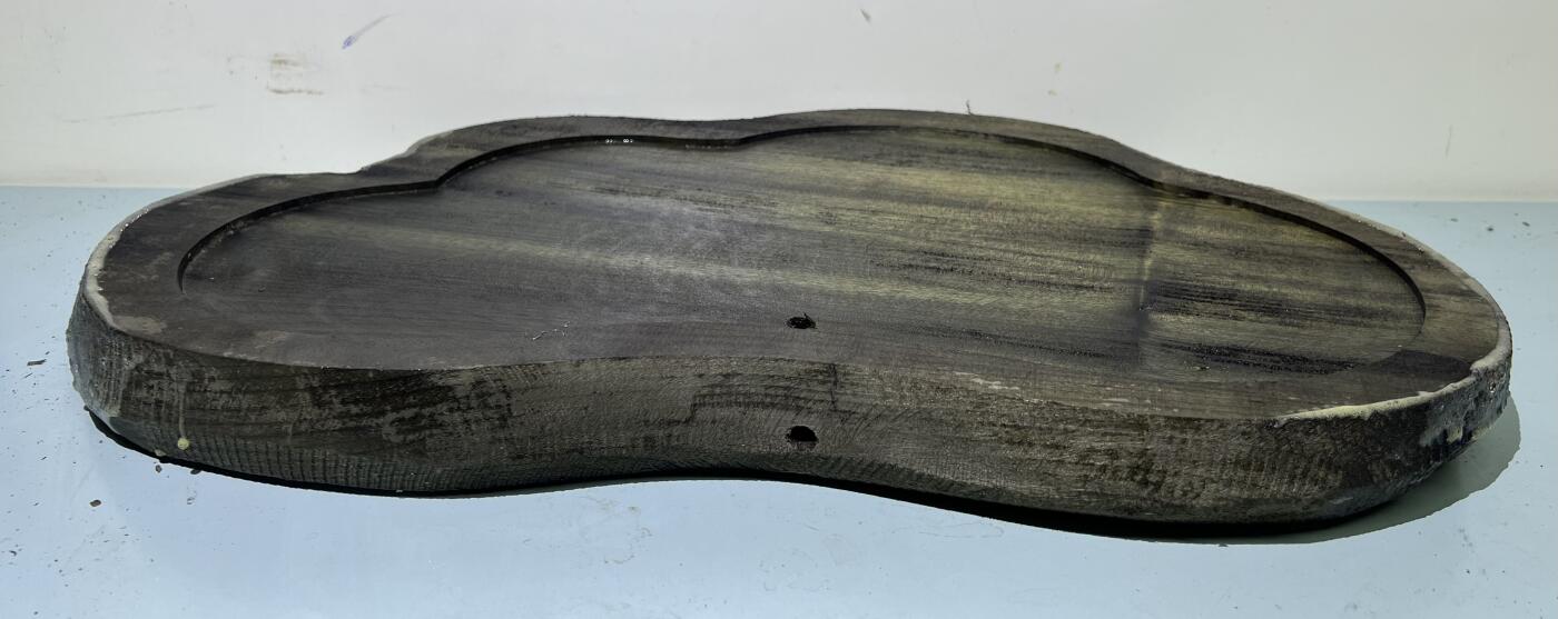 零元拍：NO.90祖母绿爆满金丝乌木金丝楠 茶盘无需打磨就已经金光闪闪。满金丝药香，尺寸约：45.5/24/4CM。3.4公斤。