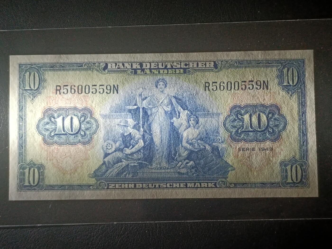 【年前末拍！】2026二月第二期，总216期 德国1949版10马克UNC微挤纸，后期“德意志国家银行”抬头，机械，法律和建筑人格化象征