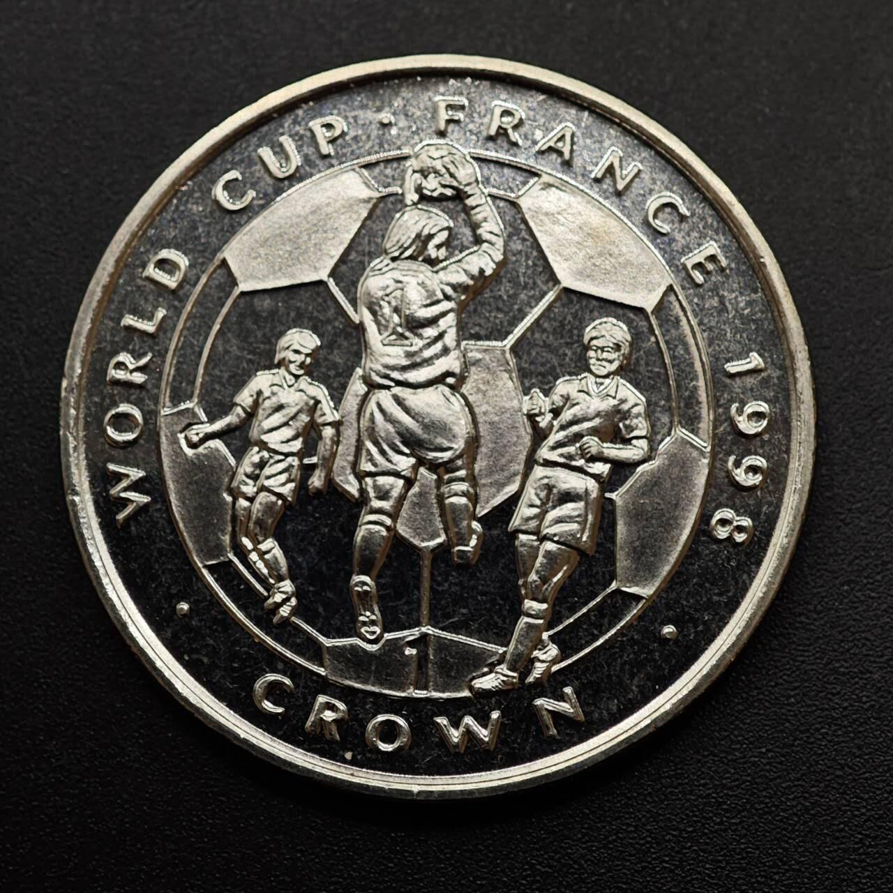  【淘币小摊】限时拍第八百六十六拍   散币场    年前最后一周之前预留8号9号全部发出请更换最新收货地址不方便收货的请勿参拍或者顺丰到付 马恩岛1998年世界杯克朗纪念币