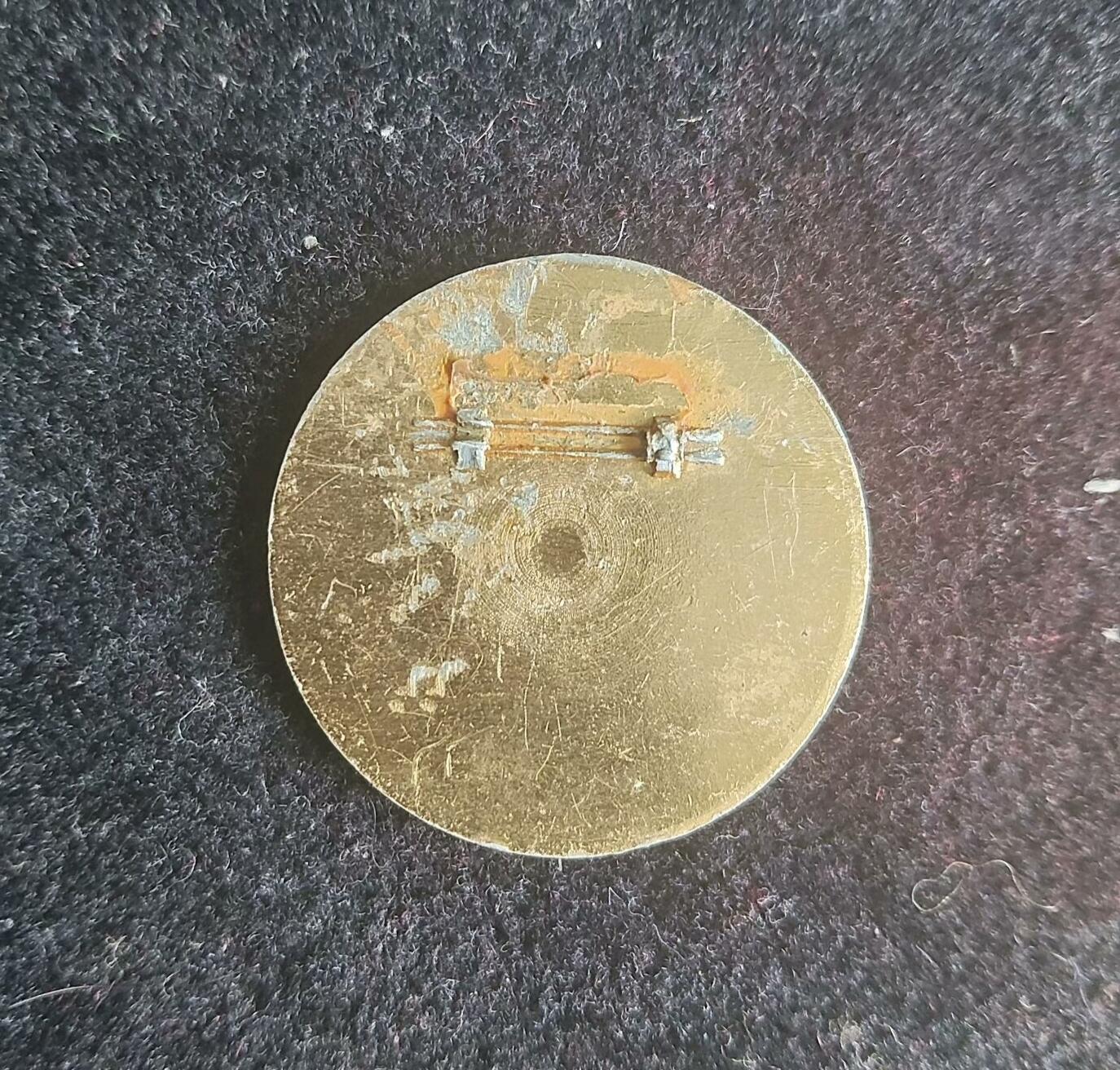 稀少品种 大头毛章 主席像章