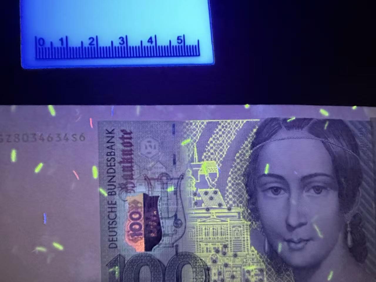 《外钞收藏家》第六百零九期（农历年前收官场、本期年后快递恢复正常再发货）（本平台长期征集拍品、欢迎藏友们联系合作） 1996年德国100马克 克拉拉 UNC- 有压印和潮斑