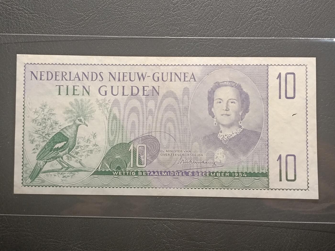 【年前末拍！】2026二月第二期，总216期 荷属新几内亚（现巴布亚新几内亚的一部分）1954版10盾UNC-有针孔，极其稀有的地区纸币，朱丽安娜女王，新几内亚此时期发行的纸币几乎难得一见