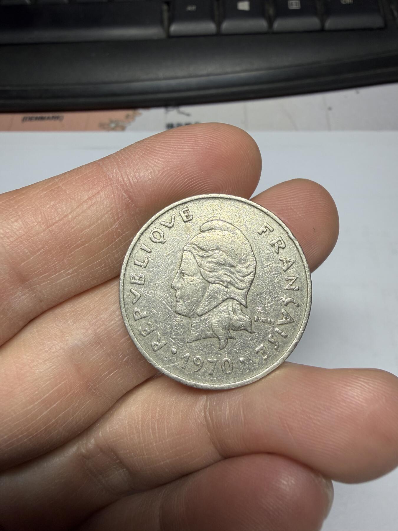 2025年集古藏今外币拍卖第二期-第5场—（总第305拍），可以寄存60天，满160元包邮。 1970年法属新喀里多尼亚20法郎