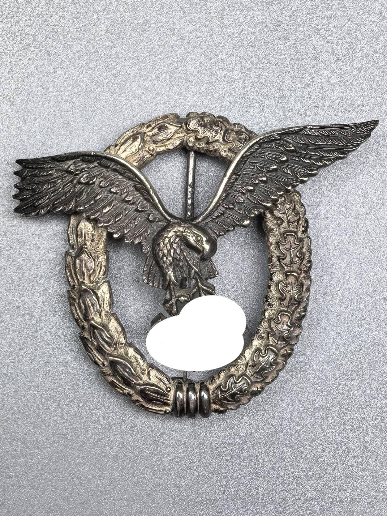 小驴勋章奖章收藏2月7日周六晚六点拍卖（珍爱和平，收藏战争，铭记历史，勿忘国耻，忠党爱国。有偿代拍，送拍规则在简介最后，参拍须阅读规则后再参拍，关系到运费包装发货时效真假辨别等关键信息，拍卖时不再发原图，看大图店主微信码在拍卖店铺介绍里）