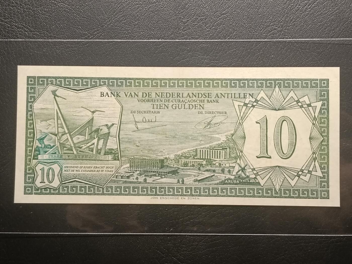 【年前末拍！】2026二月第二期，总216期 荷属安的列斯1972黑冠号版10盾UNC-，早期单色印刷版本，阿鲁巴港