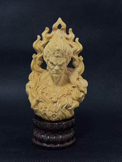 零元拍：精工黄杨木雕：不动明王。高约：10/宽6/厚3.5CM。带底座 - 零元拍：精工黄杨木雕：不动明王。高约：10/宽6/厚3.5CM。带底座