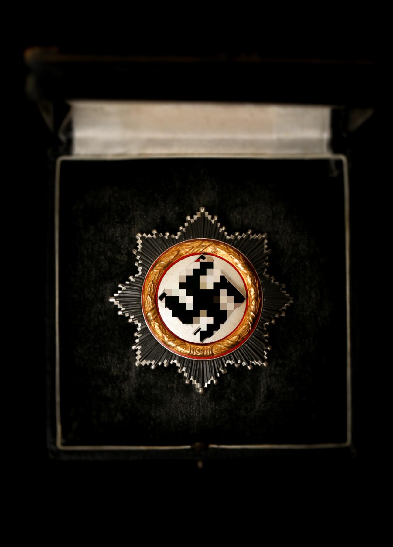 欢庆春节！戎马世界章牌大赏第112期春节大拍  德专场 原盒库存极品德意志十字勋章 杆打20标