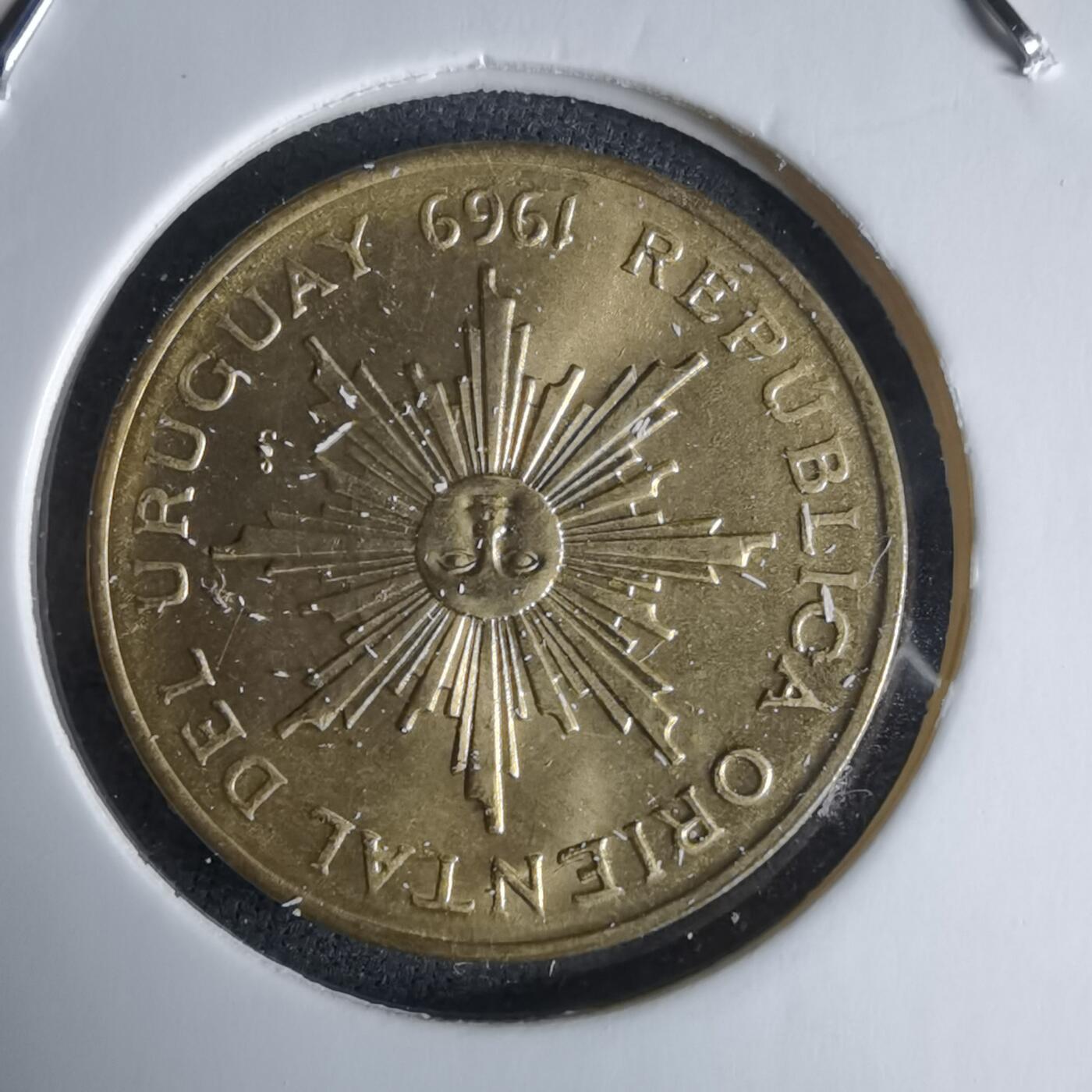 沼泽如烟--第988场 乌拉圭1969年5比索