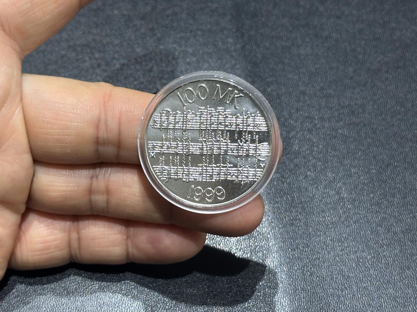 《外钞收藏家》第六百零九期（农历年前收官场、本期年后快递恢复正常再发货）（本平台长期征集拍品、欢迎藏友们联系合作） 芬兰1999年100马克精制著名音乐家西贝柳斯纪念银币（22克925银）