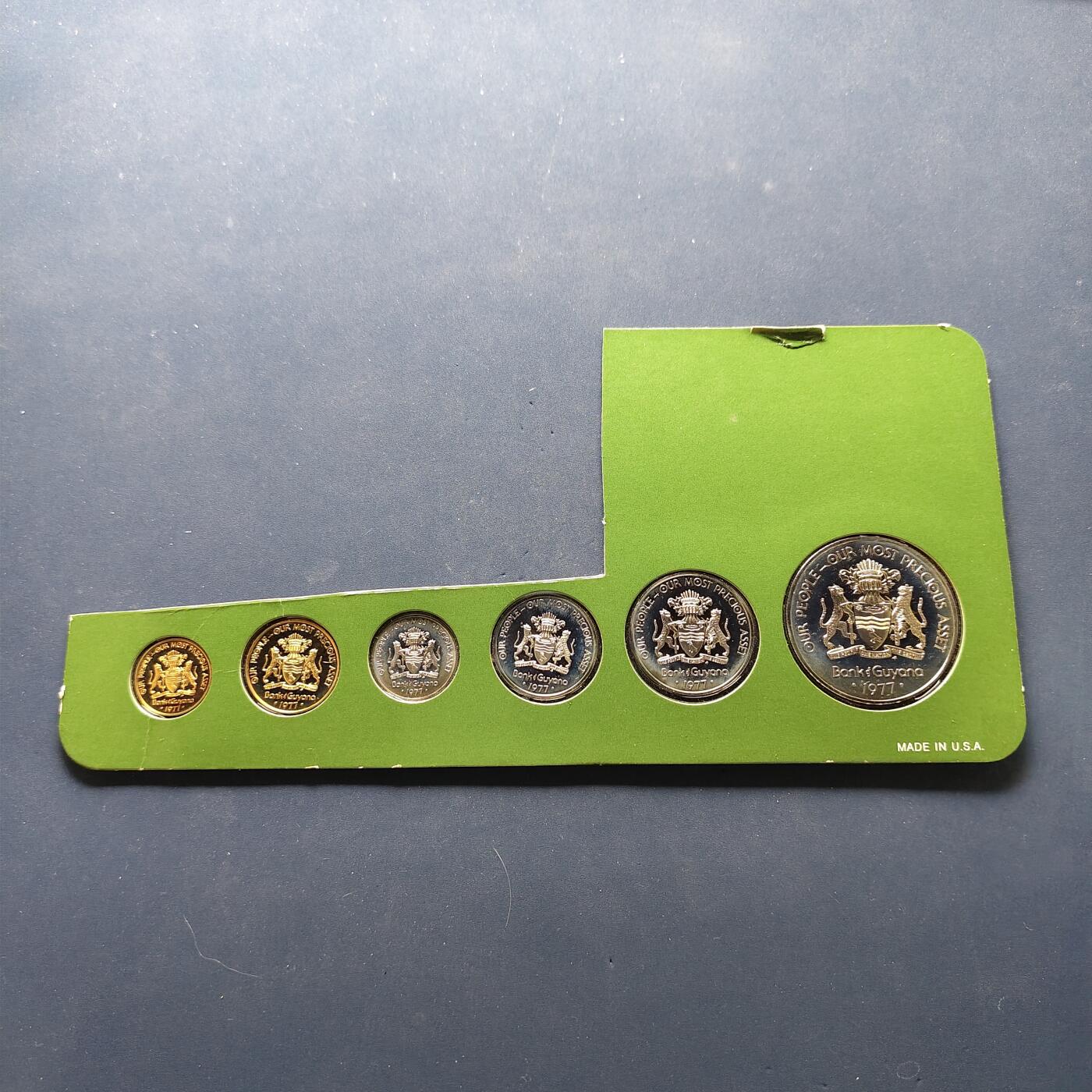 【全场包邮】纯粹捡漏拍501场-持续更新中 【少见】圭亚那1977年官方卡装精制套币-无银币+原盒-量7215