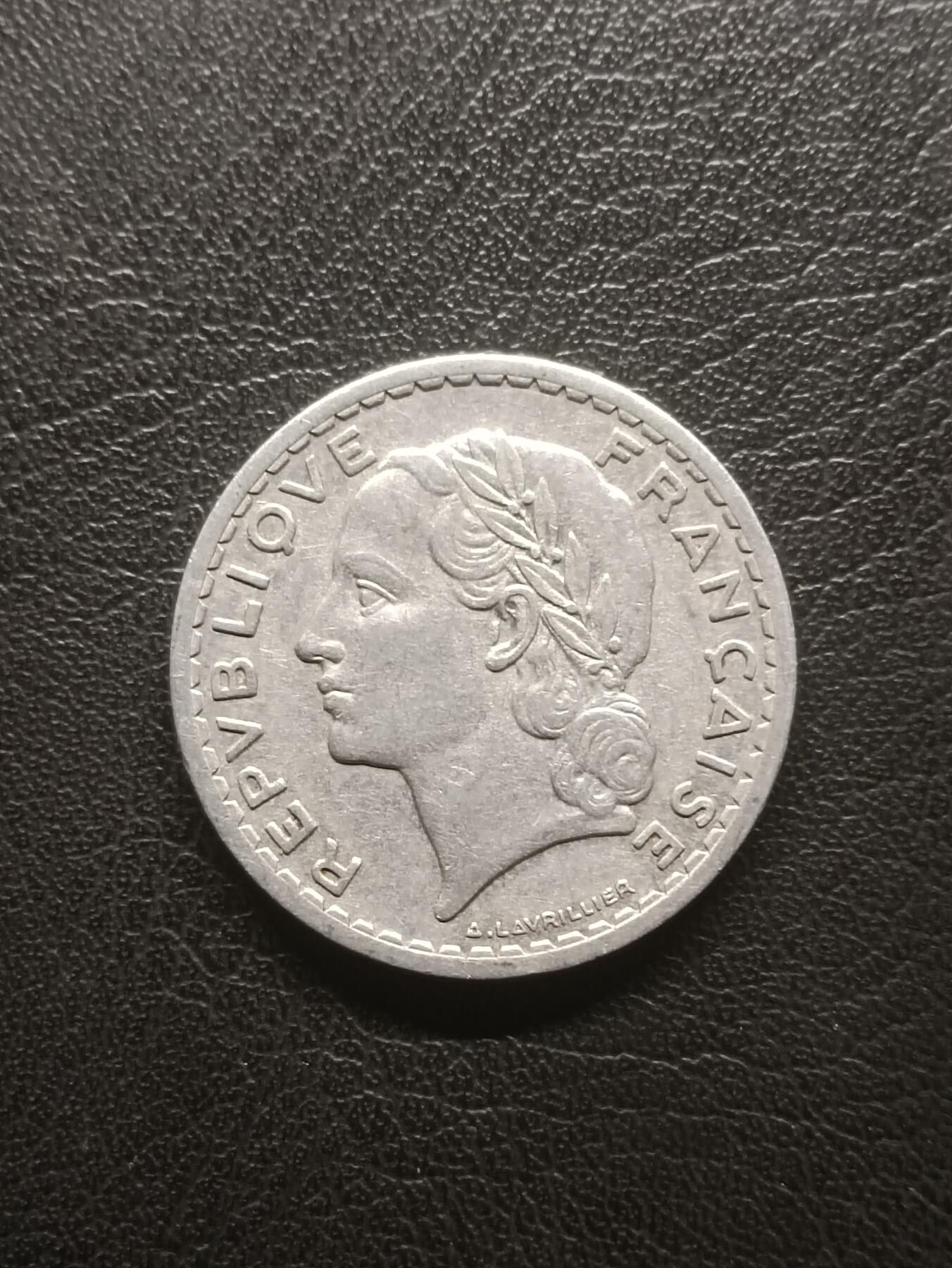 荟藏特别场次第一期——“社长的钢镚堆” 法国1945年5法郎 大尺寸 铝制