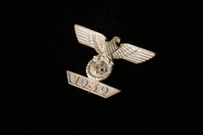 欢庆春节！戎马世界章牌大赏第112期春节大拍  德专场 - L/11标3厂造早期铜制 一级铁十字勋饰  非常漂亮的一个sp1 少见