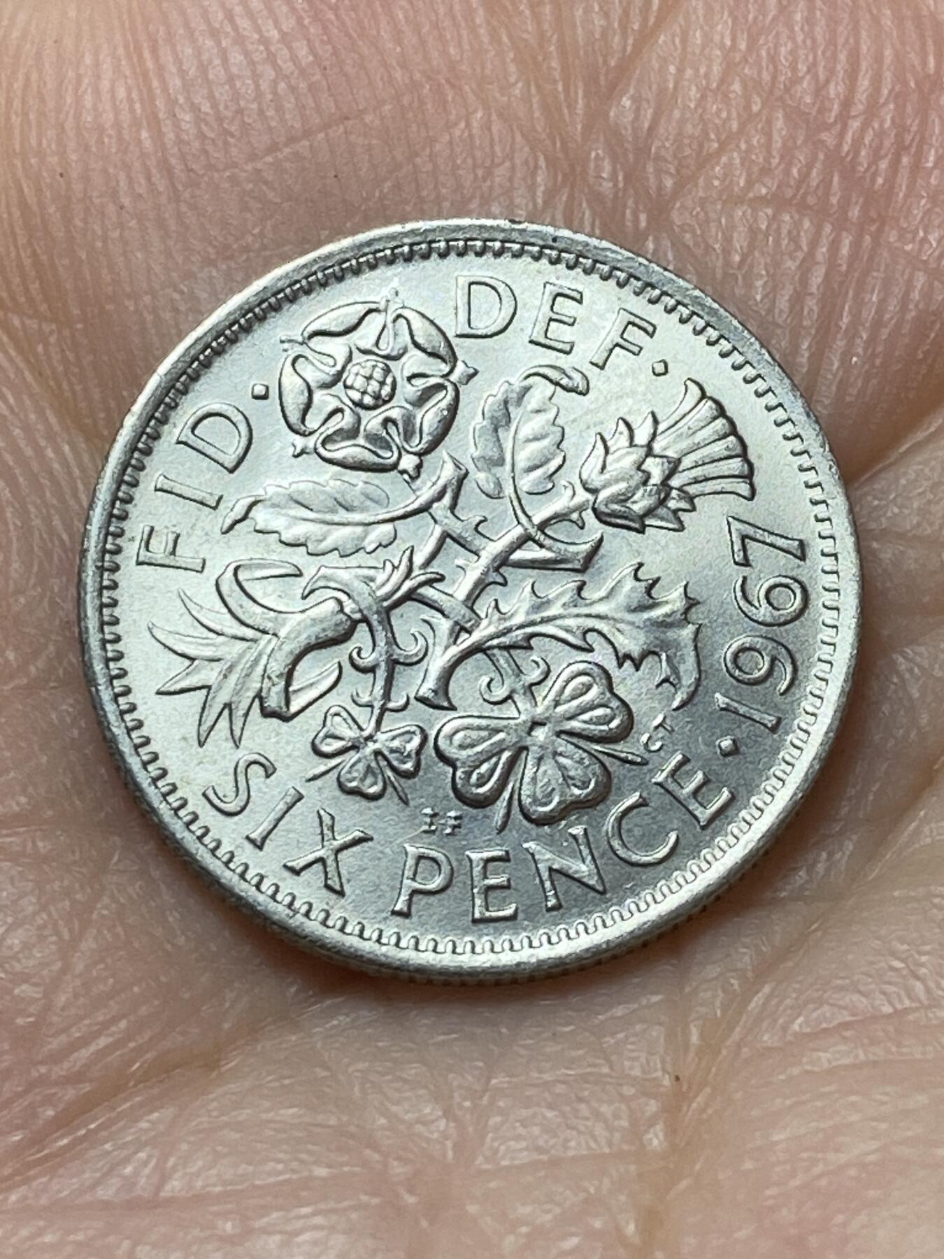 2026年第二十场(总第一百八十九场）外国好品散币场(免佣金) 英国🇬🇧1967年6便士(伊丽莎白二世青年桂冠第二版，普制币关门年)