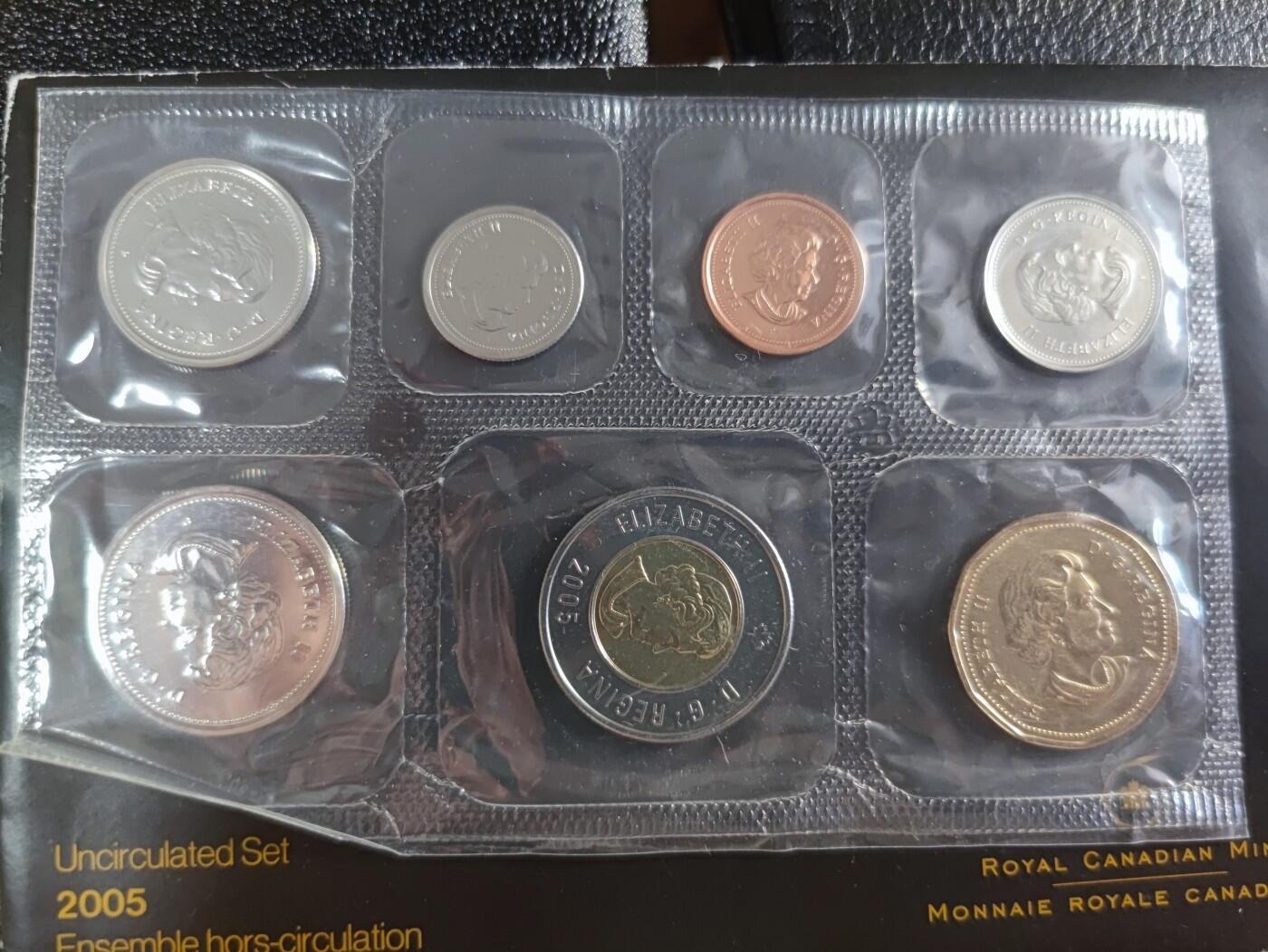 长老汇蛇年精选第九十八场拍卖 2006加拿大7枚套币原厂塑封装带外纸，总面值3.91加元，其中2加元双色币克书标价30美金，淘宝630元