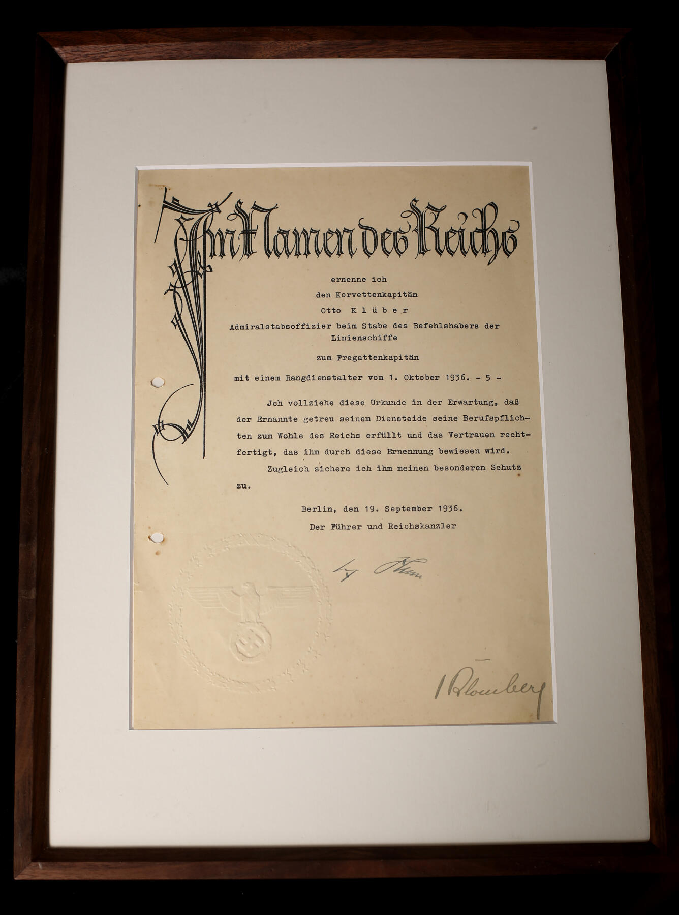 欢庆春节！戎马世界章牌大赏第112期春节大拍  德专场 希特勒与布隆伯格元帅双重亲签   海军少将 奥托·克吕伯晋级海军中校的正式任命书 非常稀有   介绍在底下和图片里