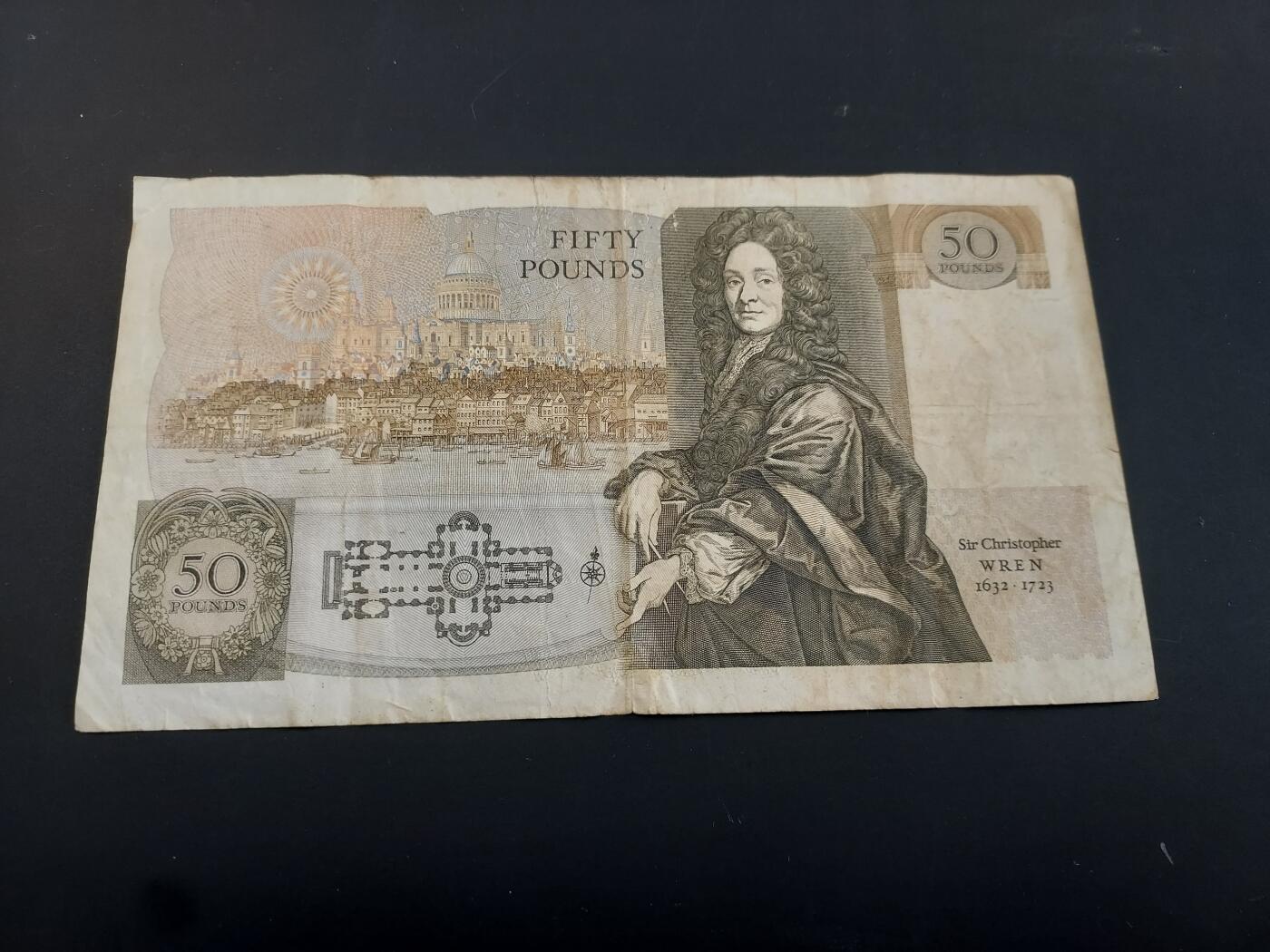 博彦收藏   2月9日 8点钱币专场 全场包邮 英国女皇旧版50镑 流通品