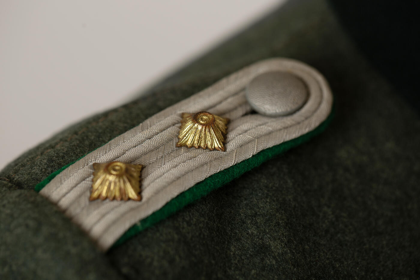 欢庆春节！戎马世界章牌大赏第112期春节大拍  德专场 m36 山地兵中尉野战服  品相极其好 版型也很好看