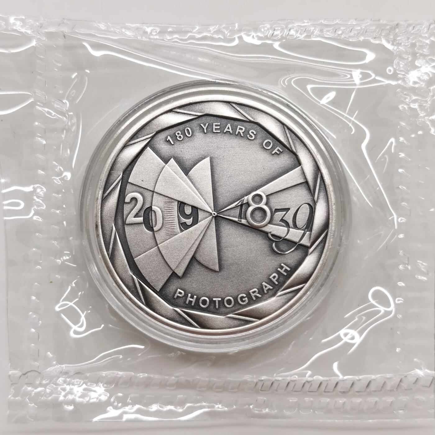 博洋堂“心向春光”2月精品大拍专场暨第160期（全场包邮） 2019年帕劳2元仿古银币 180年照相历史-照相暗箱 999银10克 发行量：999 盒证全