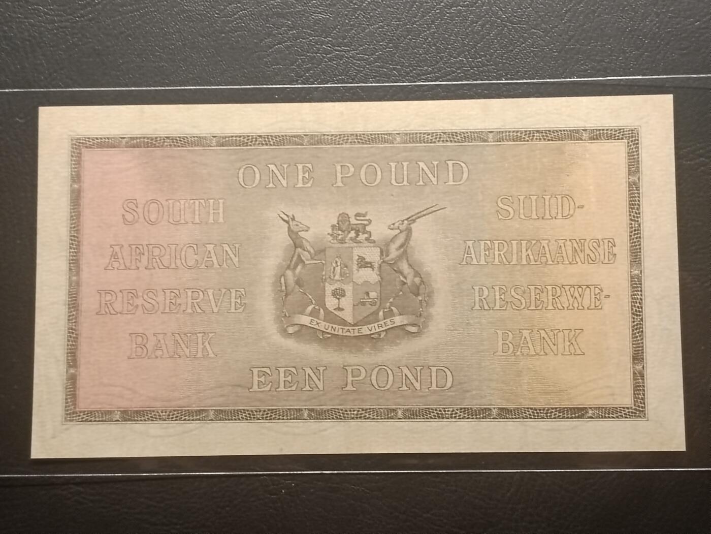 【年前末拍！】2026二月第二期，总216期 南非1939年1镑AUNC英文在上版本，稀有的二战前发行年份，布尔人发展元素的帆船牛车和国徽