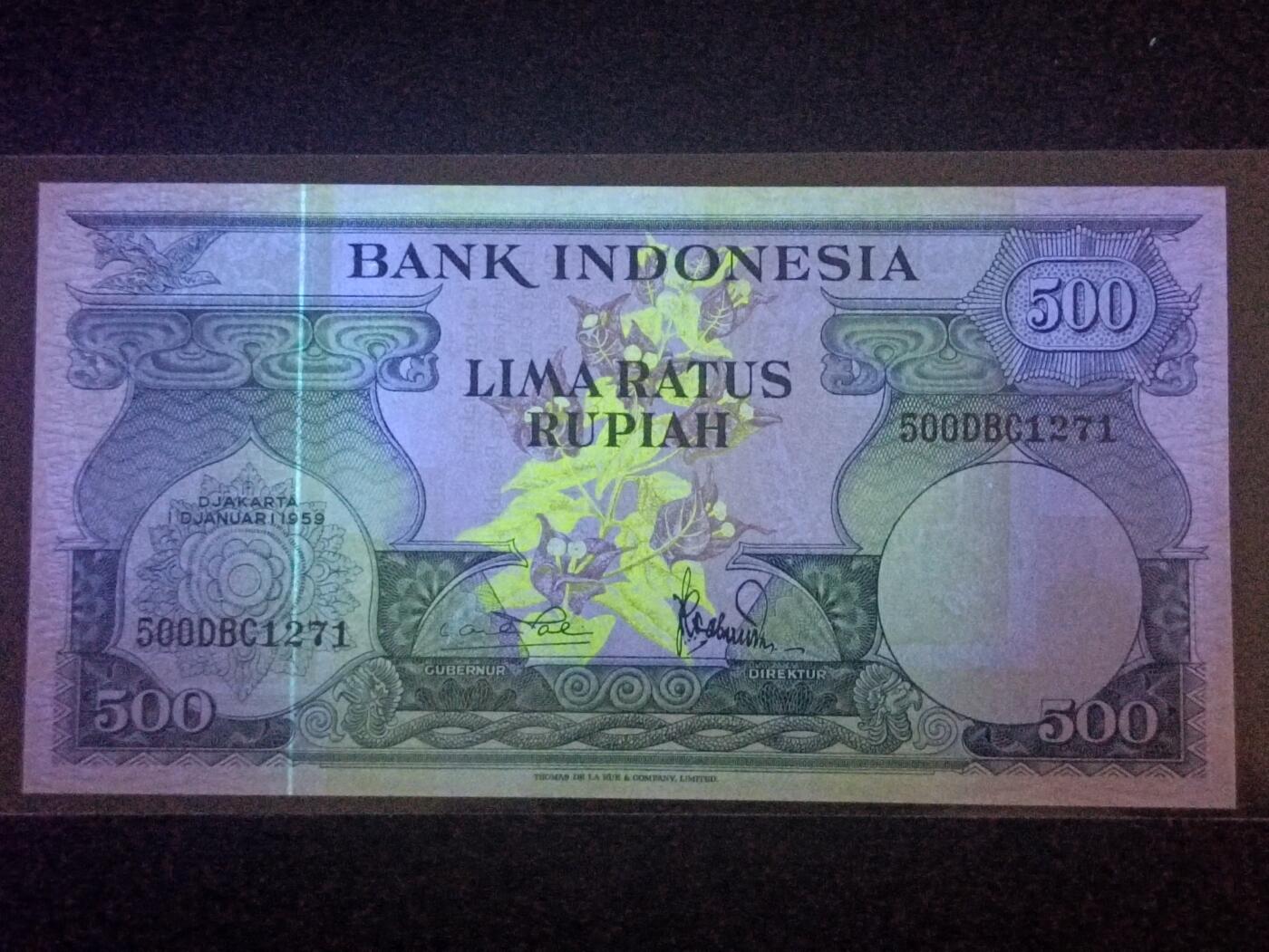 【年前末拍！】2026二月第二期，总216期 印度尼西亚1959版500卢比UNC-，早期三字母短号码品种