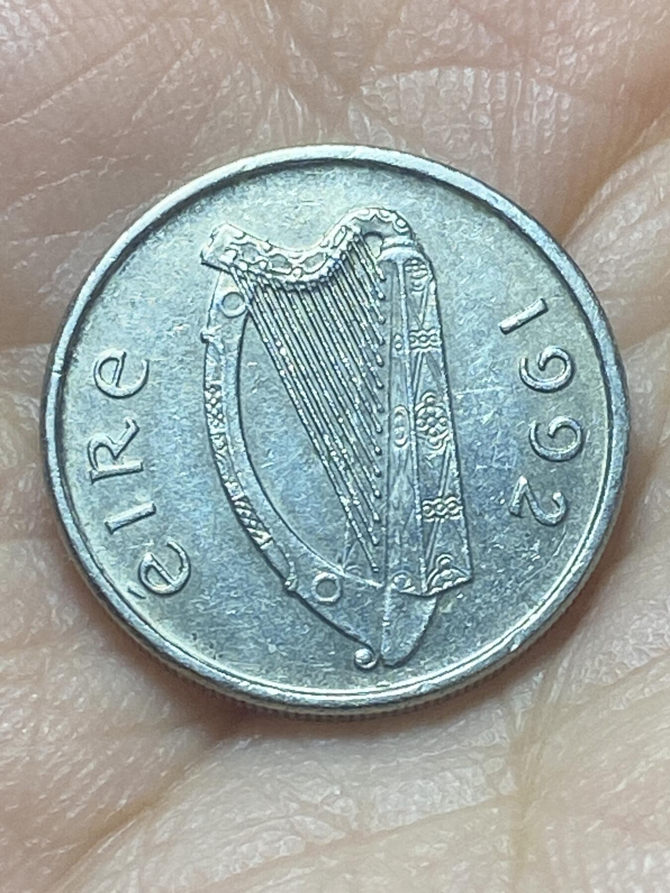 2026年第二十场(总第一百八十九场）外国好品散币场(免佣金) 爱尔兰🇮🇪1992年5便士(共和国时期第二套第二版，小尺寸版，首发年)