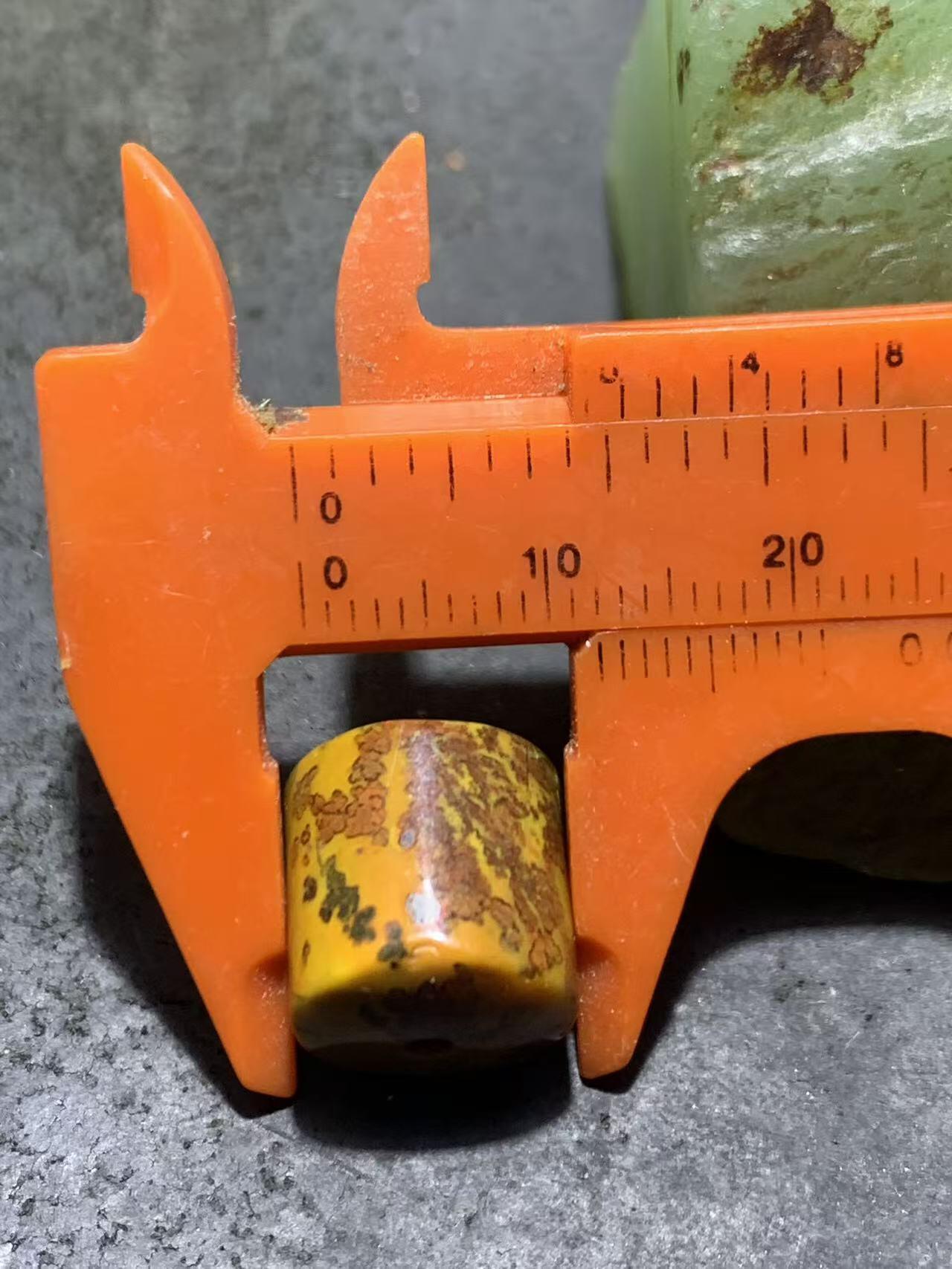 草花纹战国红玛瑙通货直桶桶珠一颗