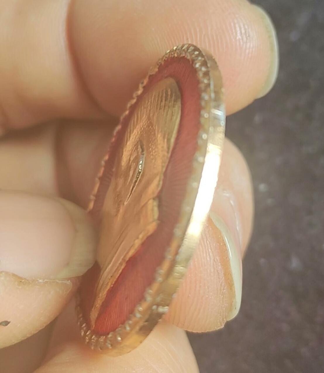 稀少品种 大头毛章 主席像章