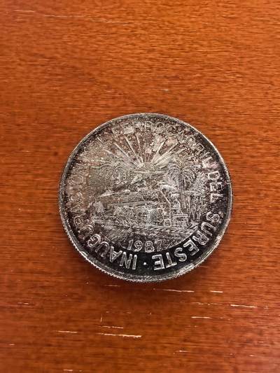 长老汇蛇年精选第九十八场拍卖 - 1987墨西哥南方火车站建成纪念银币，1盎司999银，玫瑰金色，实重31.34克