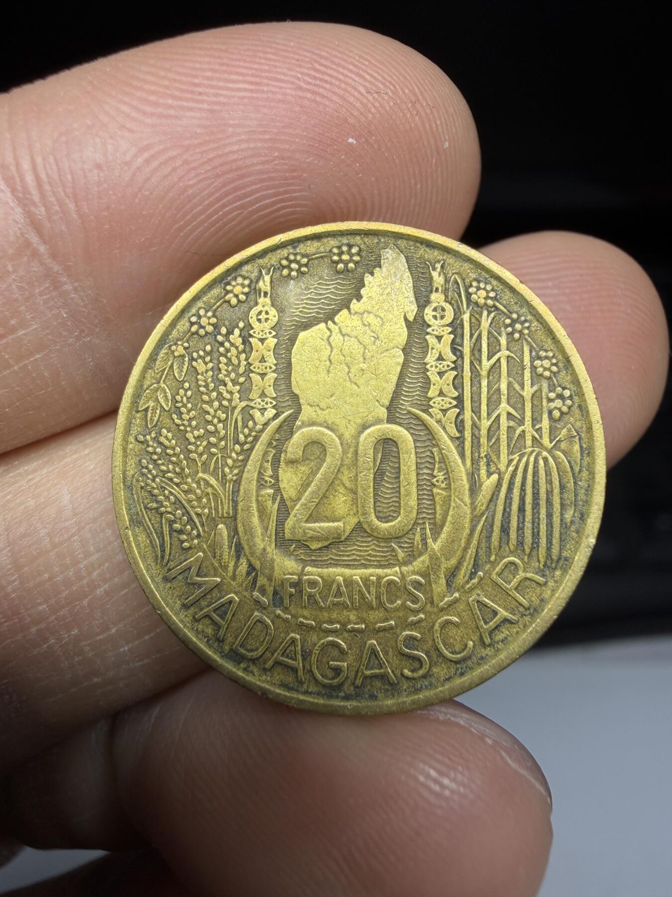2025年集古藏今外币拍卖第二期-第5场—（总第305拍），可以寄存60天，满160元包邮。 1953年法属马达加斯加20法郎