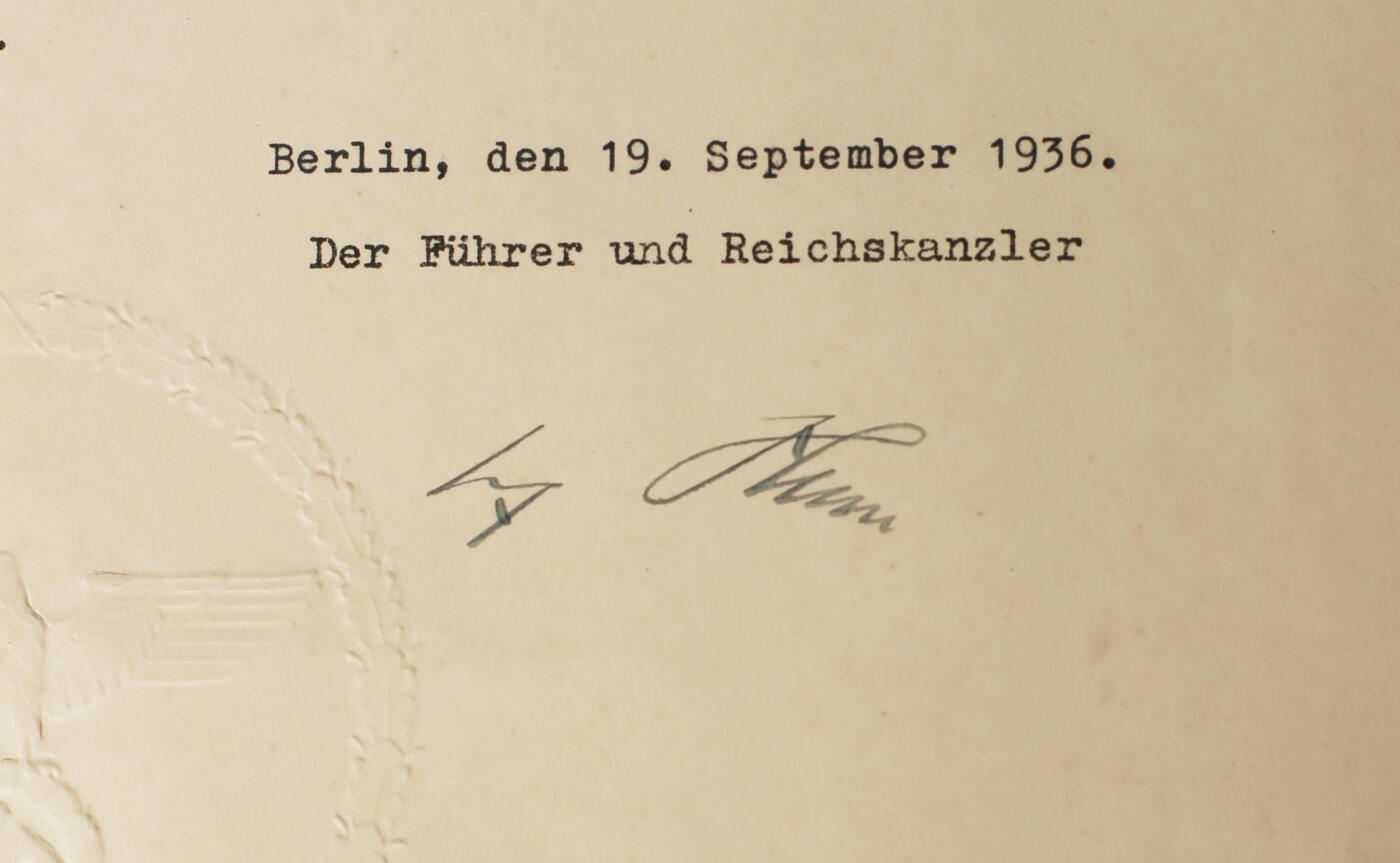 欢庆春节！戎马世界章牌大赏第112期春节大拍  德专场 希特勒与布隆伯格元帅双重亲签   海军少将 奥托·克吕伯晋级海军中校的正式任命书 非常稀有   介绍在底下和图片里
