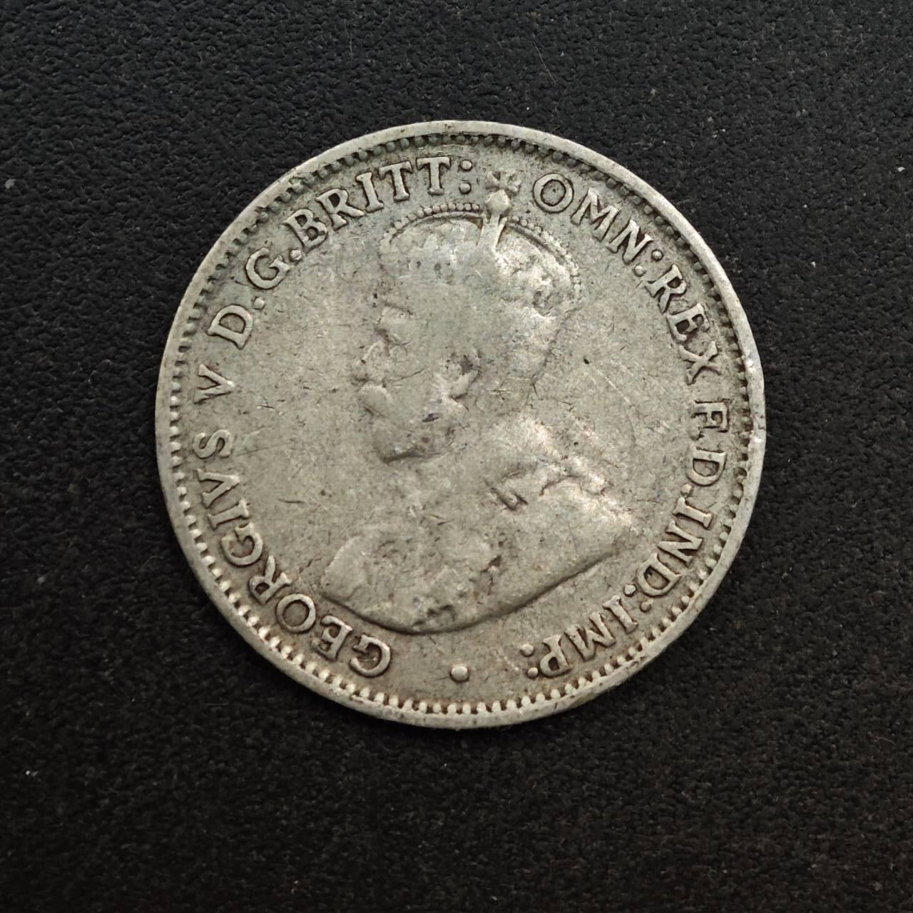 【淘币小摊】实时拍第八百六十七拍   小银币散币场    年前最后一周之前预留8号9号全部发出请更换最新收货地址不方便收货的请勿参拍或者顺丰到付 澳大利亚1926年乔治五世3便士银币